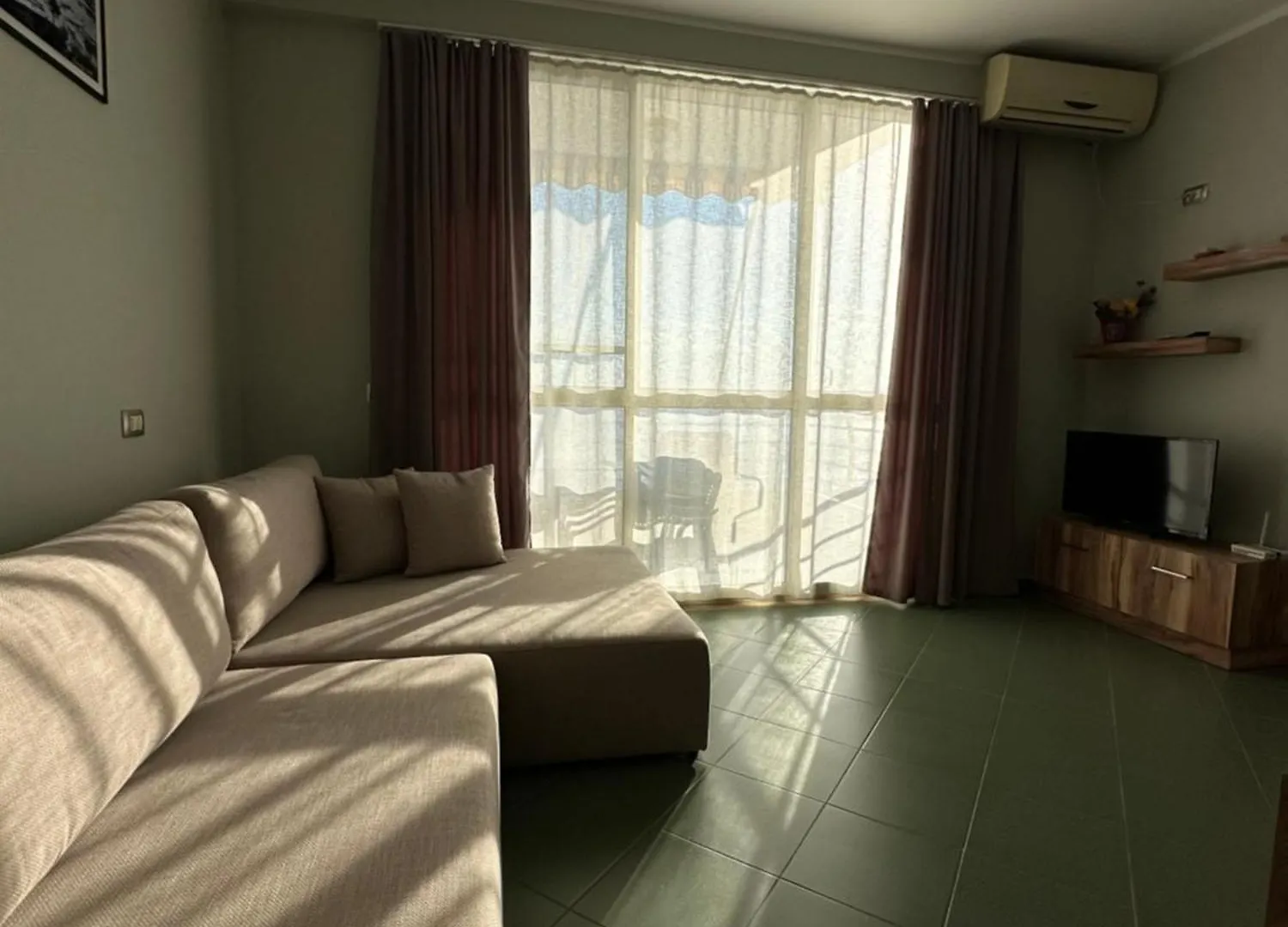Eri Apartments 4 Shëngjin